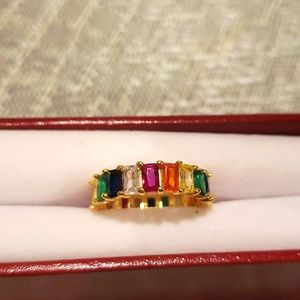 Anillo de dama Eternity Rainbow,chapado en Oro,con circonitas cúbicas.